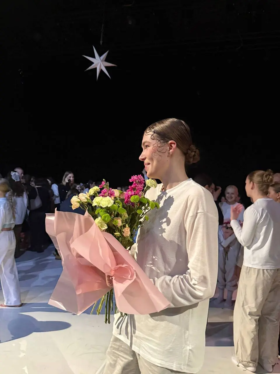 OMYT ❤️
Возможность выходить на сцену и не соревноваться
Возможность танцевать о том, что имеет смысл
Возможность иметь танцевать для чудесного зрителя | Сетка — социальная сеть от hh.ru