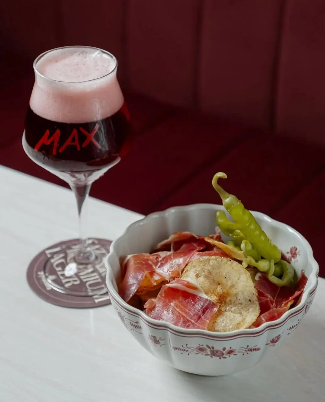Lambic Collection — новый флагманский проект команды Lambic в квартале Lucky.
📍 2-я Звенигородская, 12с1
Оснащение ресторана посудой — Roomers.
roomers.ru
roomerspо.com | Сетка — социальная сеть от hh.ru