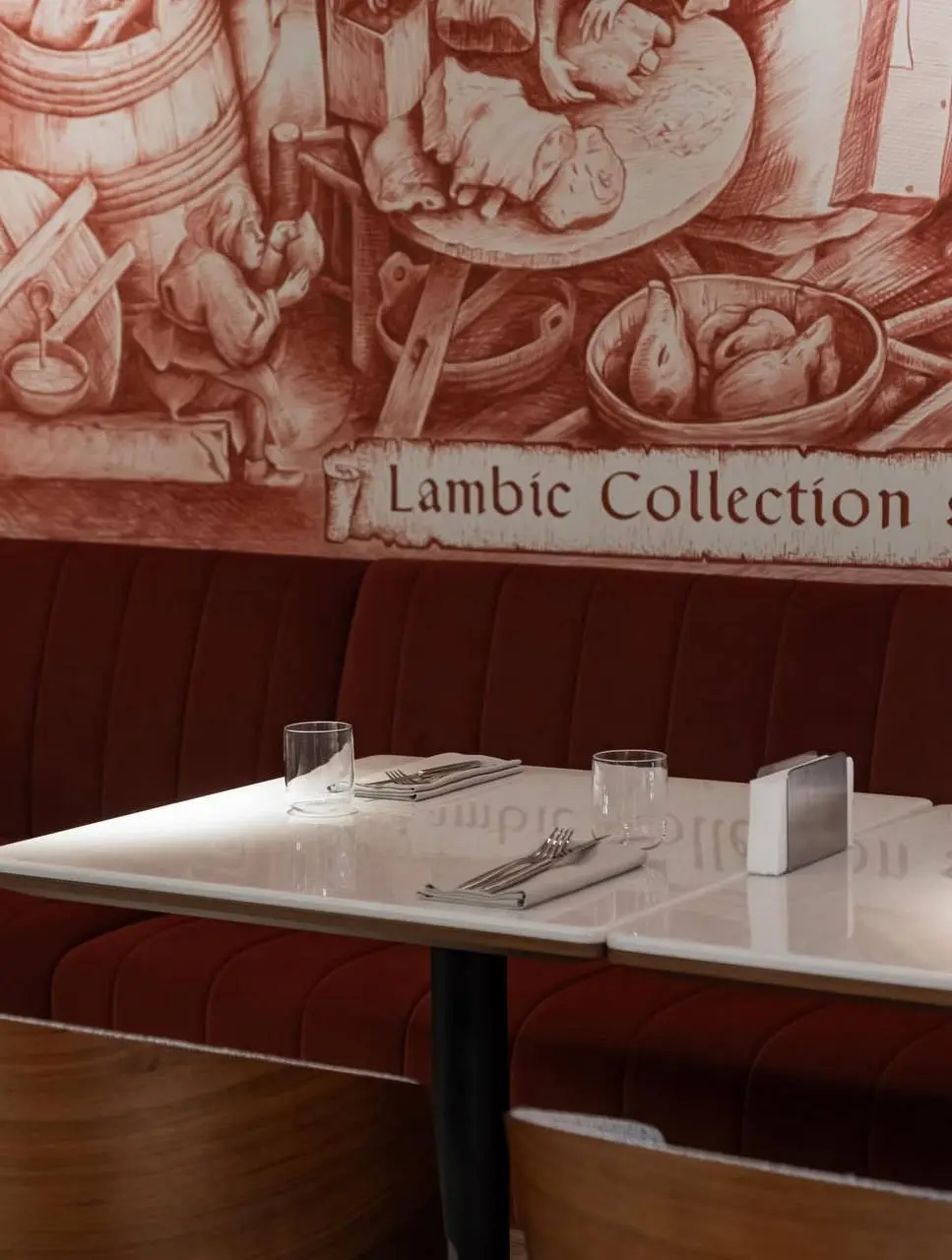 Lambic Collection — новый флагманский проект команды Lambic в квартале Lucky.
📍 2-я Звенигородская, 12с1
Оснащение ресторана посудой — Roomers.
roomers.ru
roomerspо.com | Сетка — социальная сеть от hh.ru