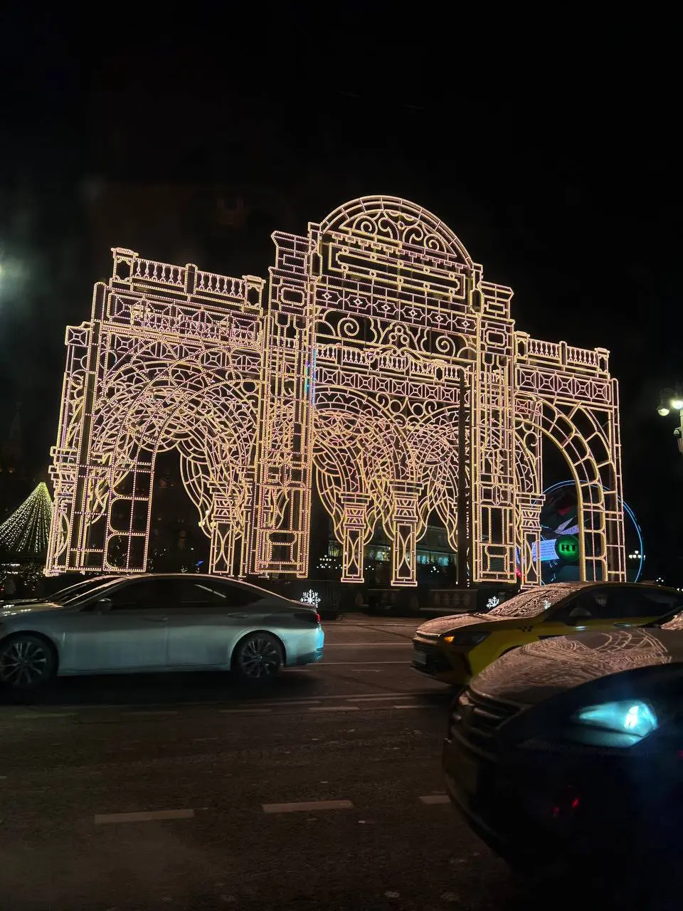 С наступающим 🎄🎅🎅
Этот год был разный.
У кого-то сложный, у кого-то насыщенный, у кого-то внезапно поворотный | Сетка — социальная сеть от hh.ru