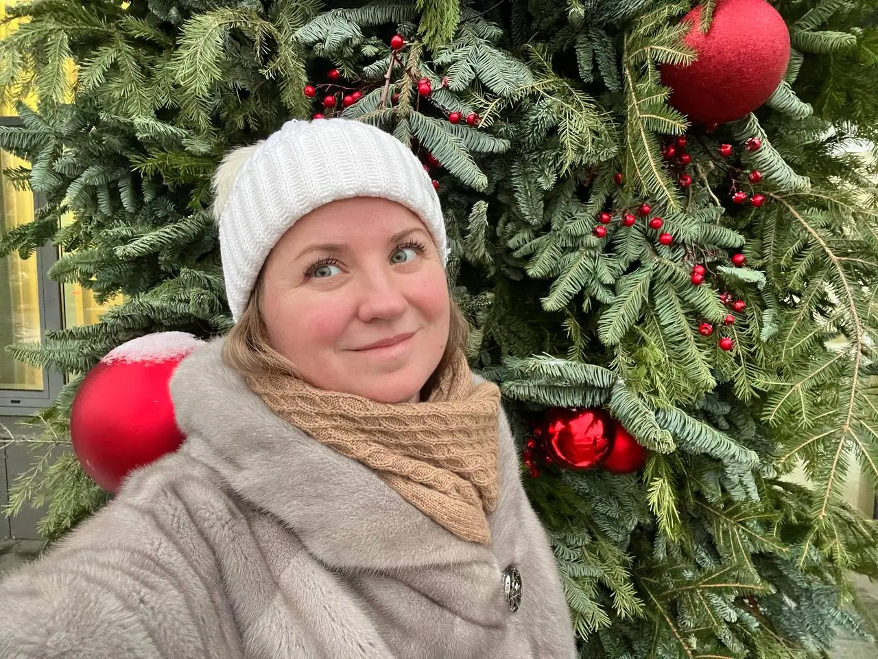 🎉✨ Дорогие друзья, с наступающими праздниками! ✨🎉
Вот и пришло время, когда мы можем позволить себе немного отдохнуть и насладиться атмосферой праздника | Сетка — социальная сеть от hh.ru