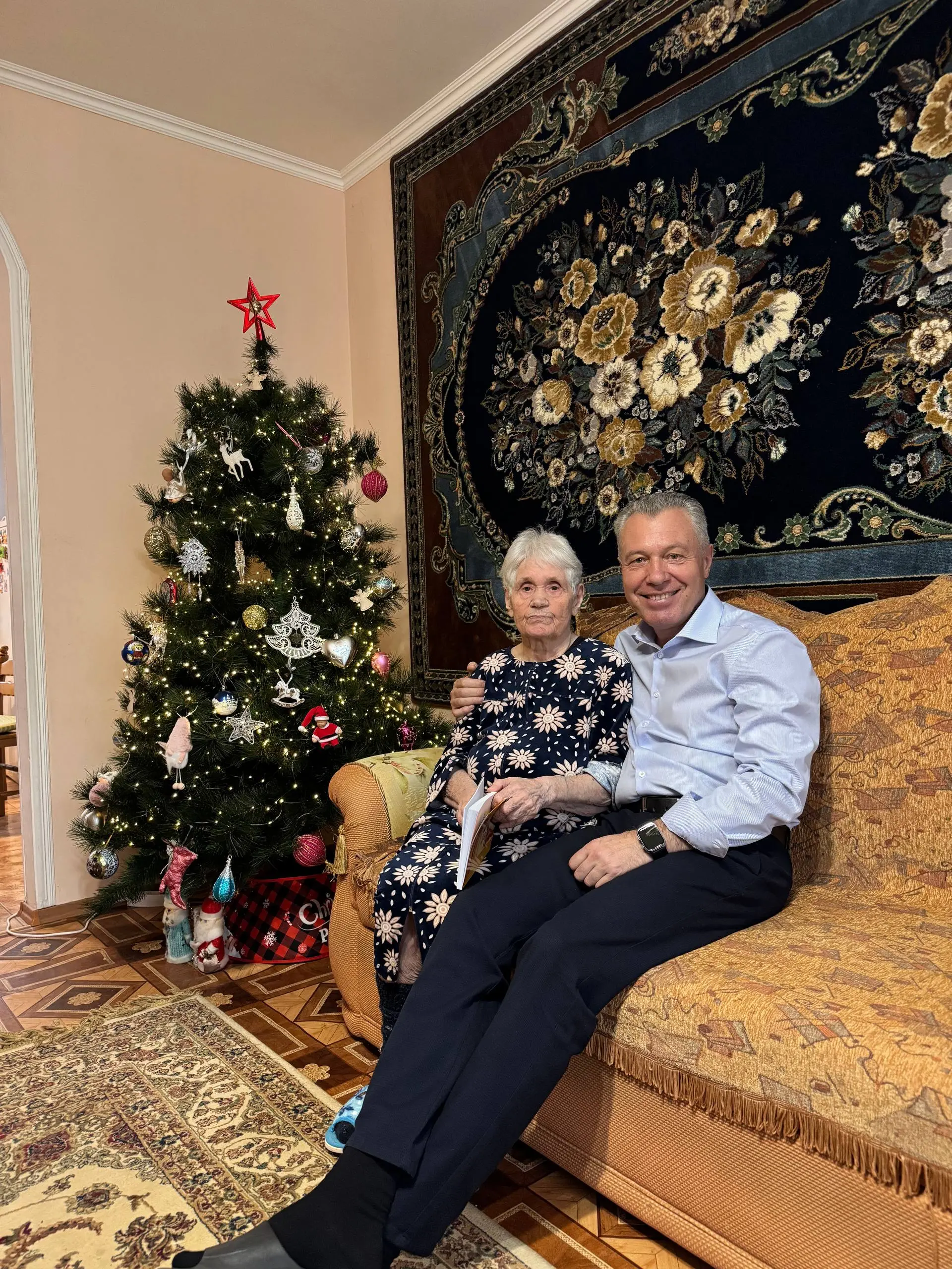 🎄 Дорогие Друзья!🎄
От всей души поздравляю вас с наступающим Новым годом!
❤️ Хочу поблагодарить вас за поддержку и ту отличную атмосферу, которую мы создаём вместе в нашем проекте «ИнтерПенсионер»!
✨ ... | Сетка — социальная сеть от hh.ru