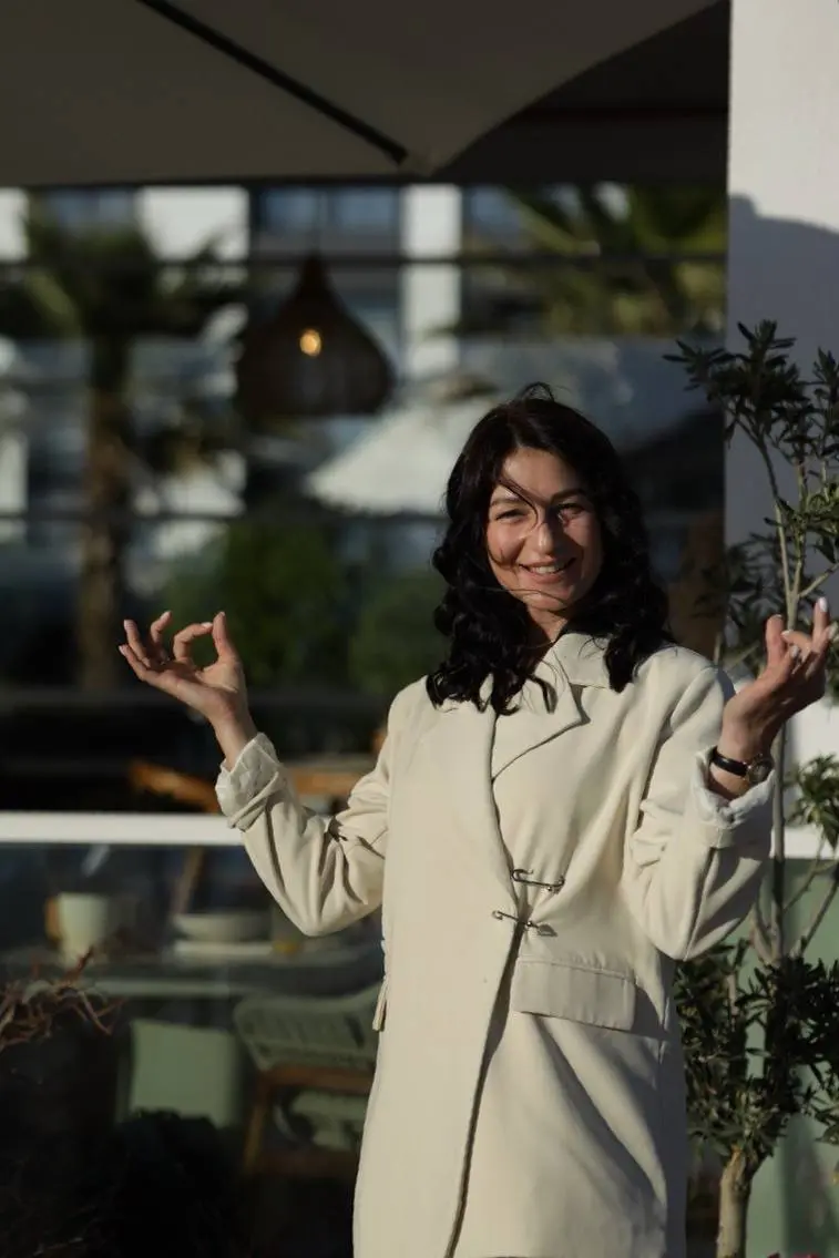 🕐 Прощание с 2025: с любовью к каждому моменту
В этот особенный момент хочу сказать спасибо прошлому году за всё, что он принёс.
❤️ Мои ошибки и глупости стали моими учителями | Сетка — социальная сеть от hh.ru