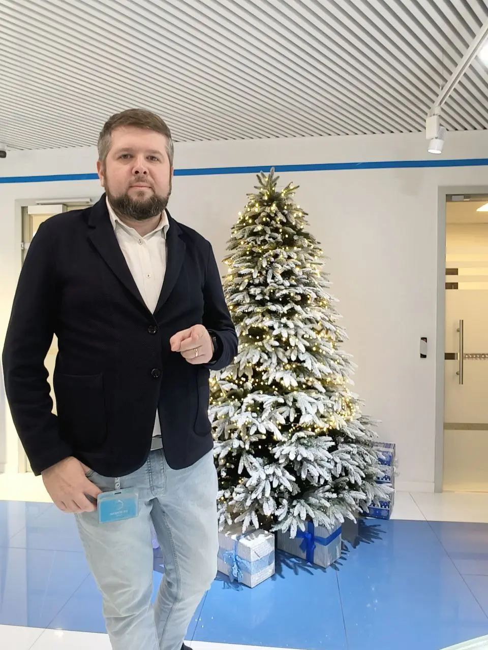 С наступающим новым 2026 годом
Ну что, мои эффективные… Ждали сегодня душный пост про эффективность, коммуникации, менеджмент и прочие радости взрослой жизни? Не сегодня 😌 Сегодня будет теплый пост | Сетка — социальная сеть от hh.ru