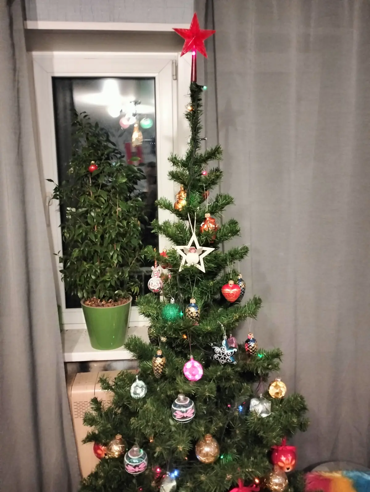🫡 The Christmas tree is decorated, sir! 🎄 | Сетка — социальная сеть от hh.ru