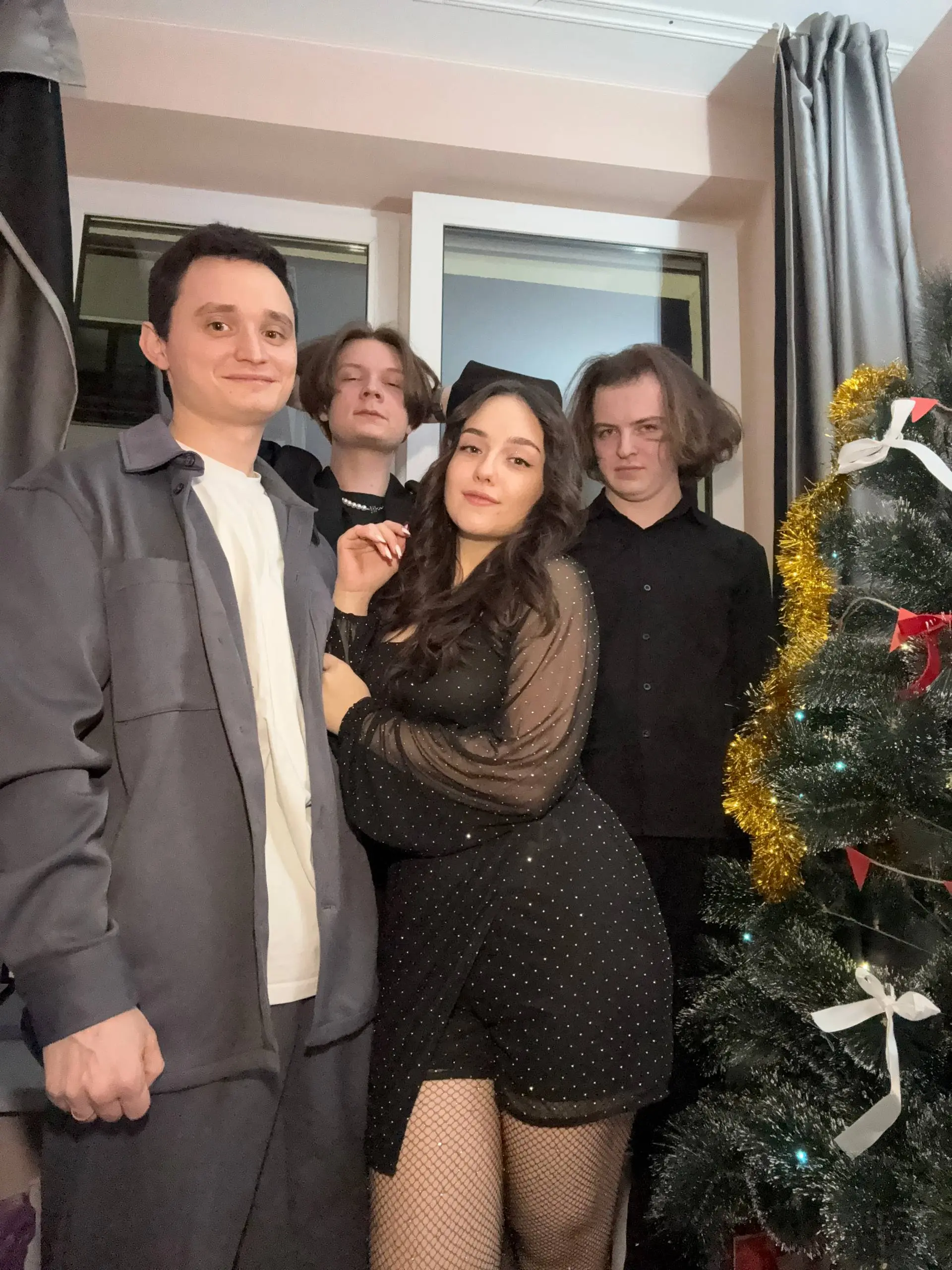 Ура, мы продолжаем старый год!!!
Никогда не жалейте о событиях, которые произошли с вами, ведь они делают вас сильнее, мудрее и создают огромный багаж знаний!
Пусть у вас в новом году сбываются все ва... | Сетка — социальная сеть от hh.ru