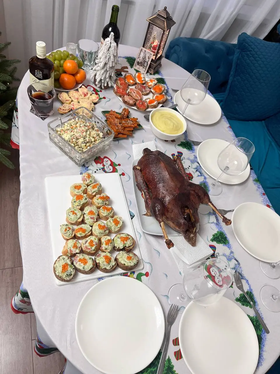 С новой годой
Мой нг в 6-ти фотографиях 🧑‍🎄 | Сетка — социальная сеть от hh.ru
