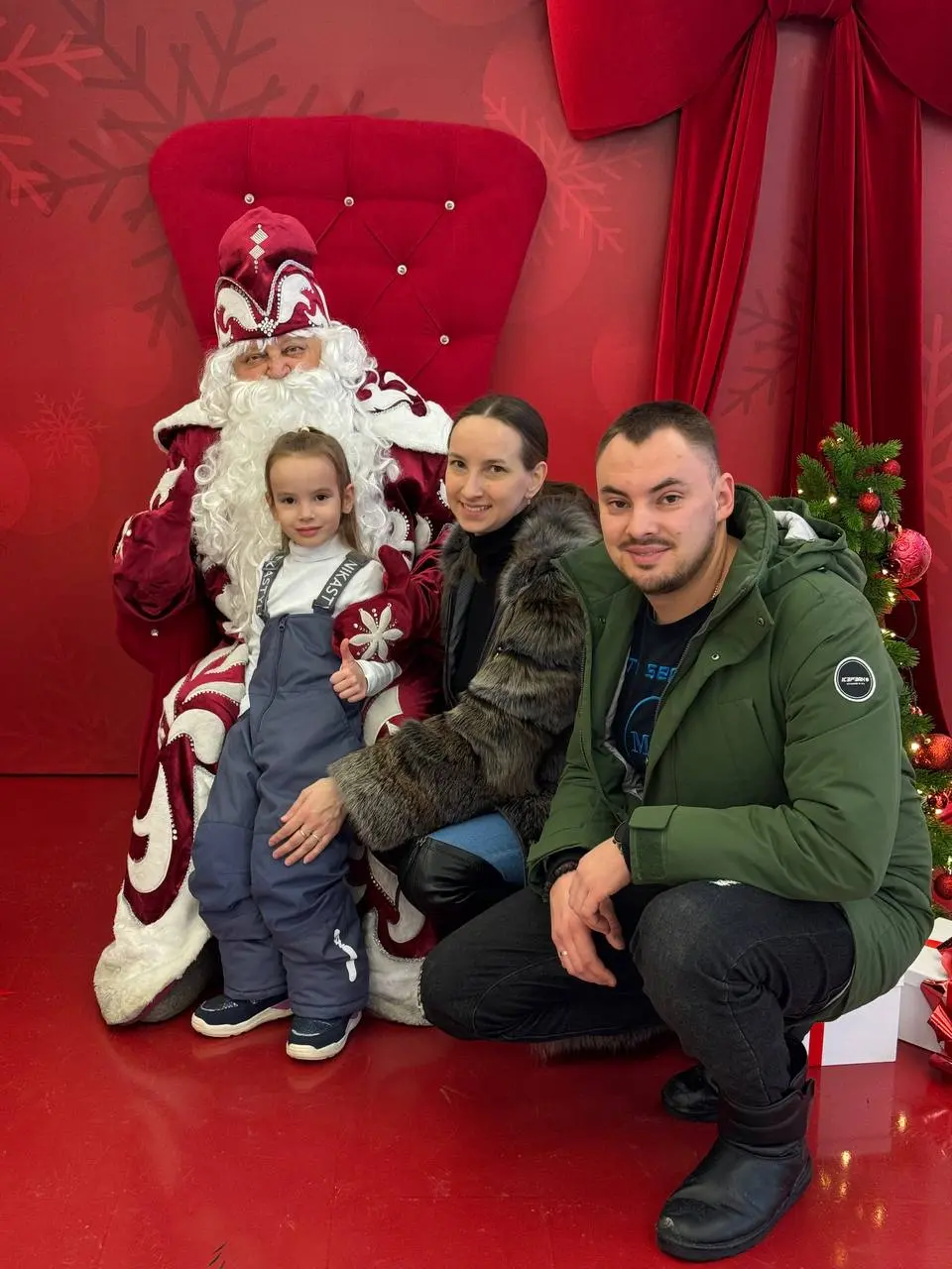 С Новым годом!🎄
От всей души поздравляю вас с самым волшебным праздником – Новым годом!
Пусть этот год станет для вас временем новых свершений, радостных событий и приятных сюрпризов | Сетка — социальная сеть от hh.ru
