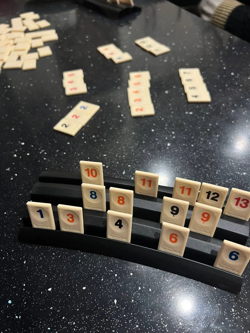игра 10/10
партия длится минут 40, но заставляет прям поднапрячь мозги 🧠
для 2-4 человек) | Сетка — социальная сеть от hh.ru