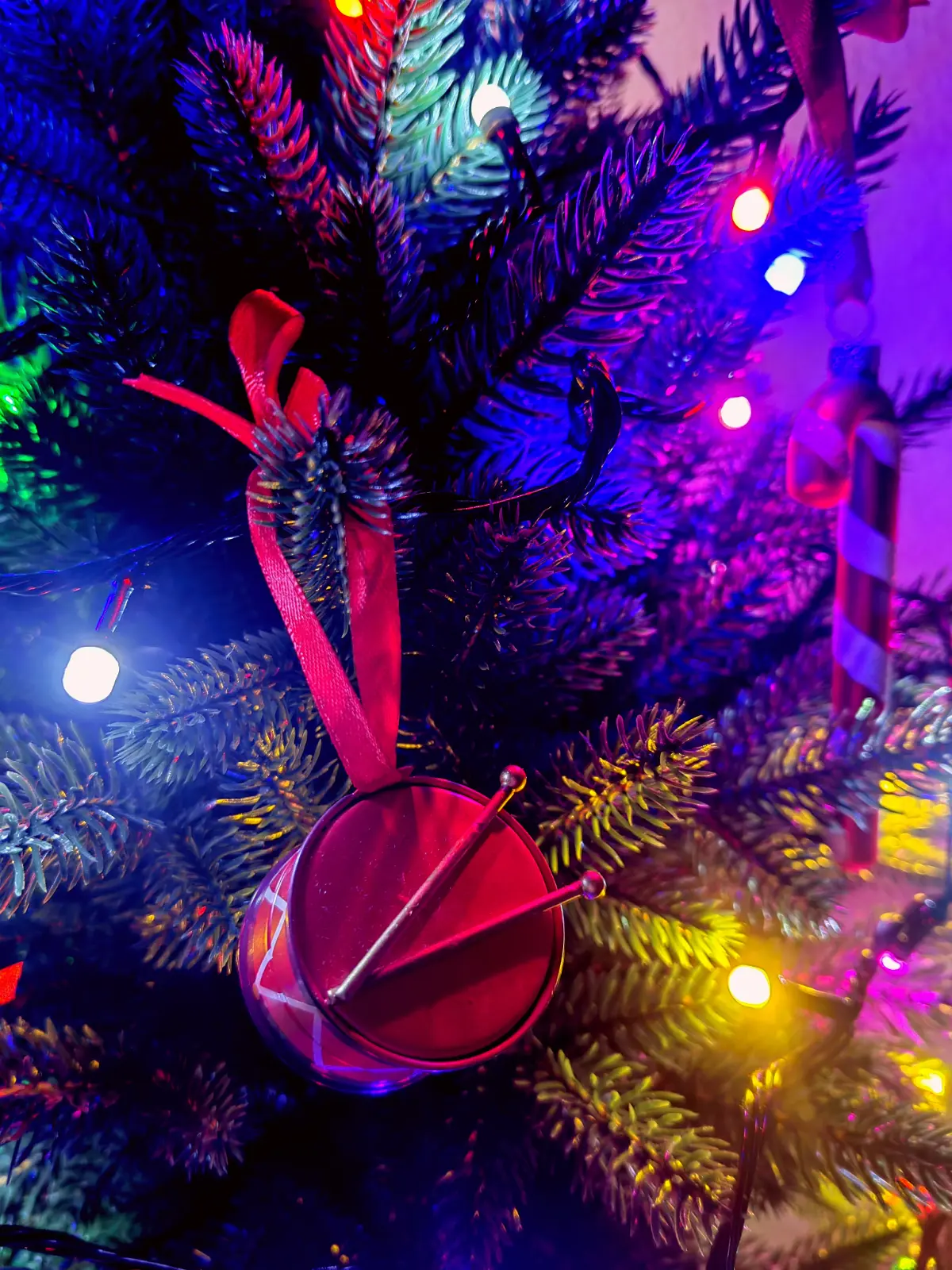 Елочка и новогодние игрушки. 🎄 | Сетка — социальная сеть от hh.ru