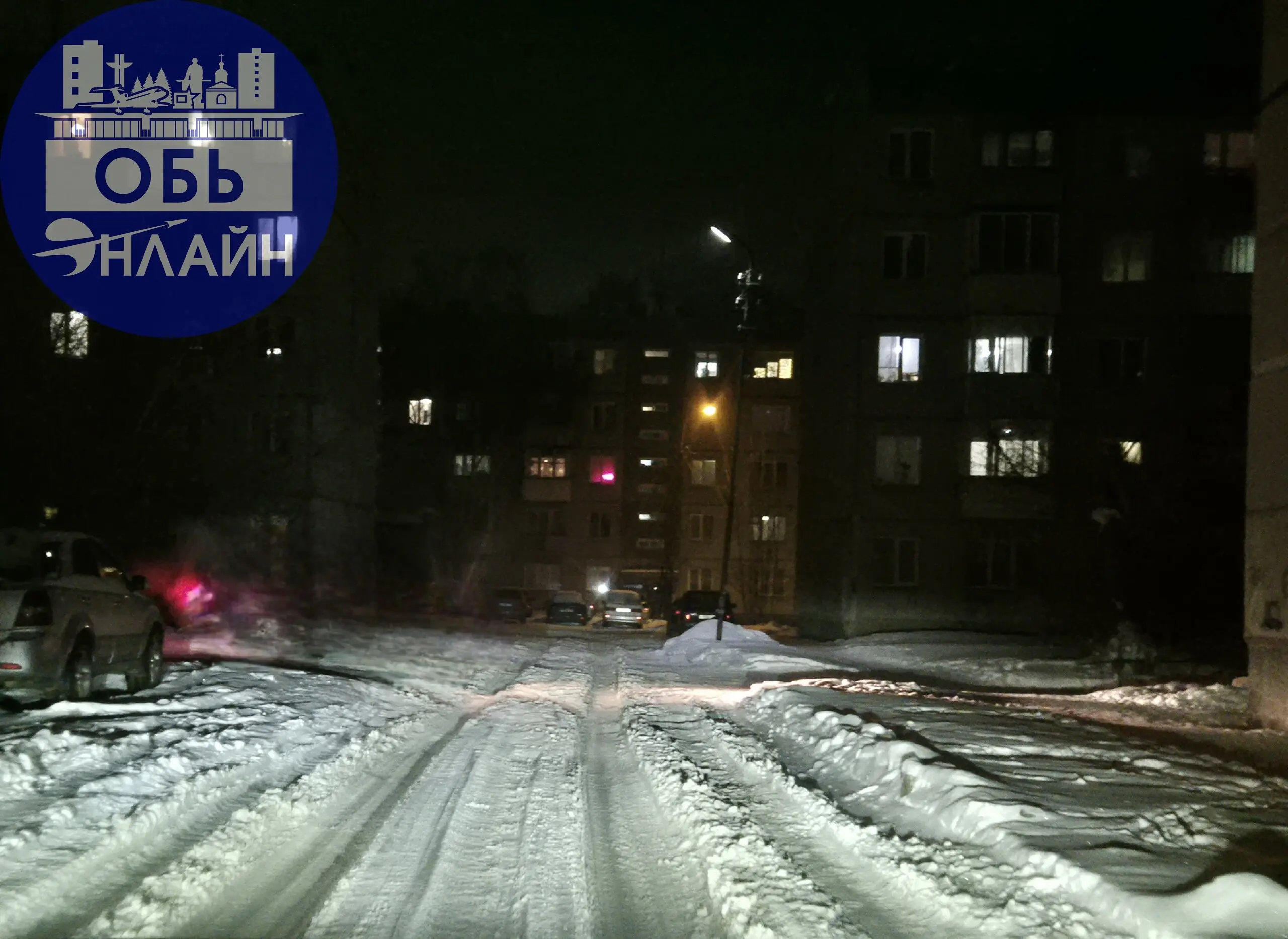 ↗ Военный городок. Что творится с уборкой дорог??! Колея отвратительная, снег ❄️ давно прошёл. Дорога вдоль 28 дома от Ломоносова до 60 школы заужена кое как автомобили разьезжаются | Сетка — социальная сеть от hh.ru