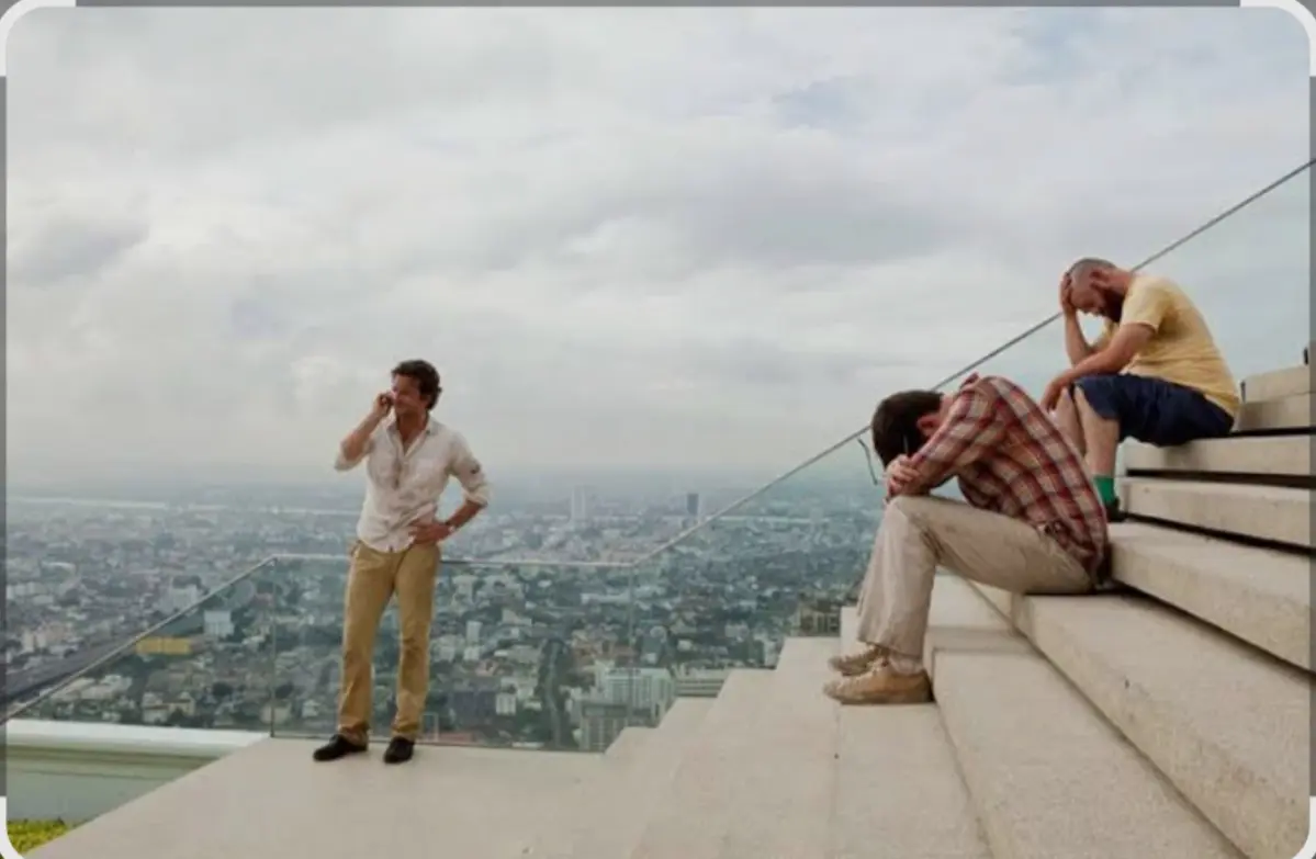 Мальчишник 2 или Лебуа башня в Бангкоке, где я был раз 100.  
Вы когда-нибудь ловили себя на мысли, что понимаете намерение, а не просто слова? Будто между строчек проглядывает тень истинного смысла | Сетка — социальная сеть от hh.ru