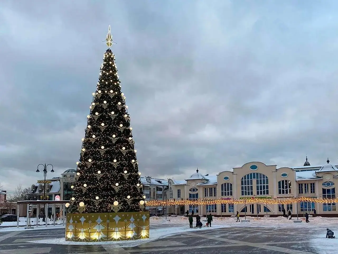 Приём заявок на конкурс «Ёлки России» продолжается
🎄Заявки на конкурс принимаются до 13 января 2026 года | Сетка — социальная сеть от hh.ru