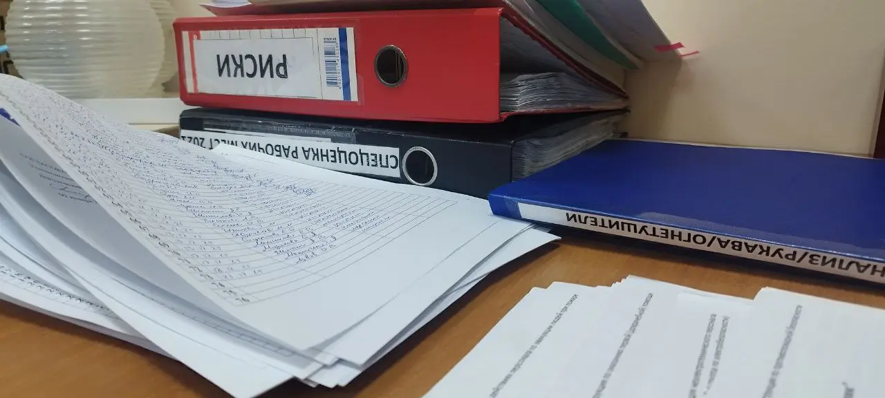 😳 Причины последствий на фото
"Трудоголизм"-10%
"Безалаберность"-2,5%
"Спасение"-35%
"Некомпетентность"-2,5%
"Отличник"-25%
"Нестабильность"-5%
"Карьеризм"-20%
«Когда труд — удовольствие, жизнь — хоро... | Сетка — социальная сеть от hh.ru