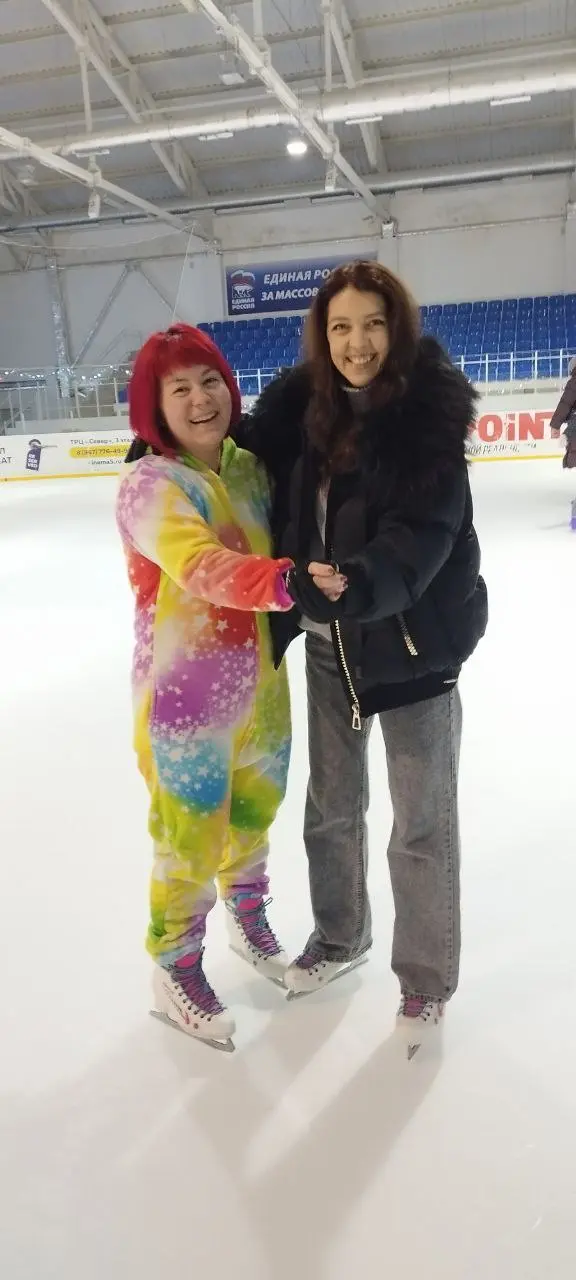 ⛸️
Понимаете, каждый год в начале января мы с друзьями ходим на каток. Это у нас такая традиция | Сетка — социальная сеть от hh.ru