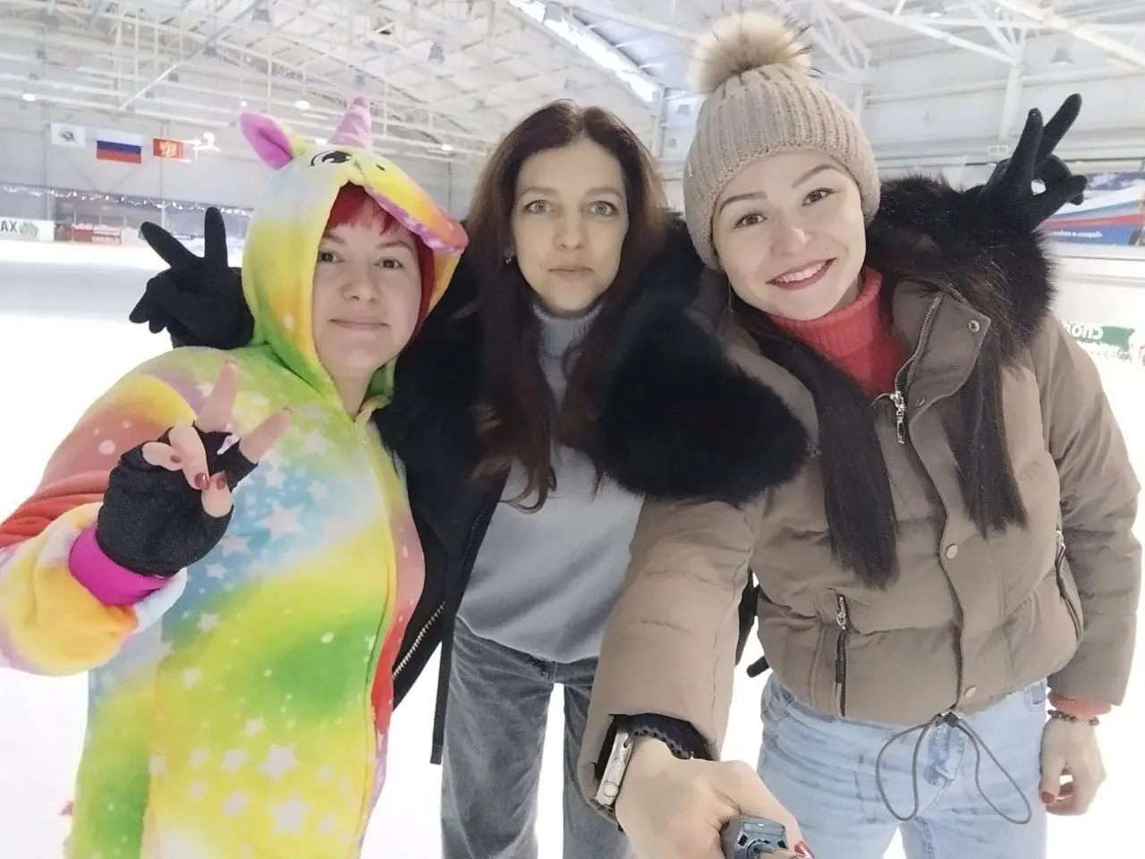 ⛸️
Понимаете, каждый год в начале января мы с друзьями ходим на каток. Это у нас такая традиция | Сетка — социальная сеть от hh.ru