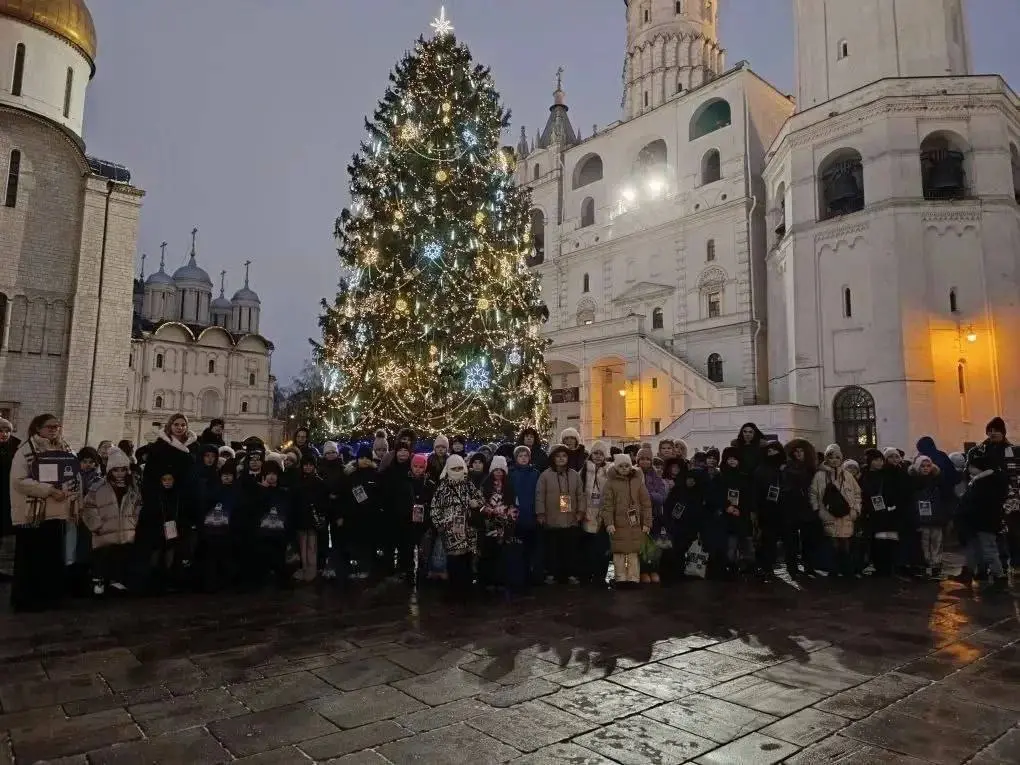 🎄Волшебство Кремлёвской ёлки: ставропольские дети побывали на главном нового
Новый год для 69 ставропольских ребят, оказавшихся в сложных обстоятельствах, стал по-настоящему сказочным благодаря поездк... | Сетка — социальная сеть от hh.ru