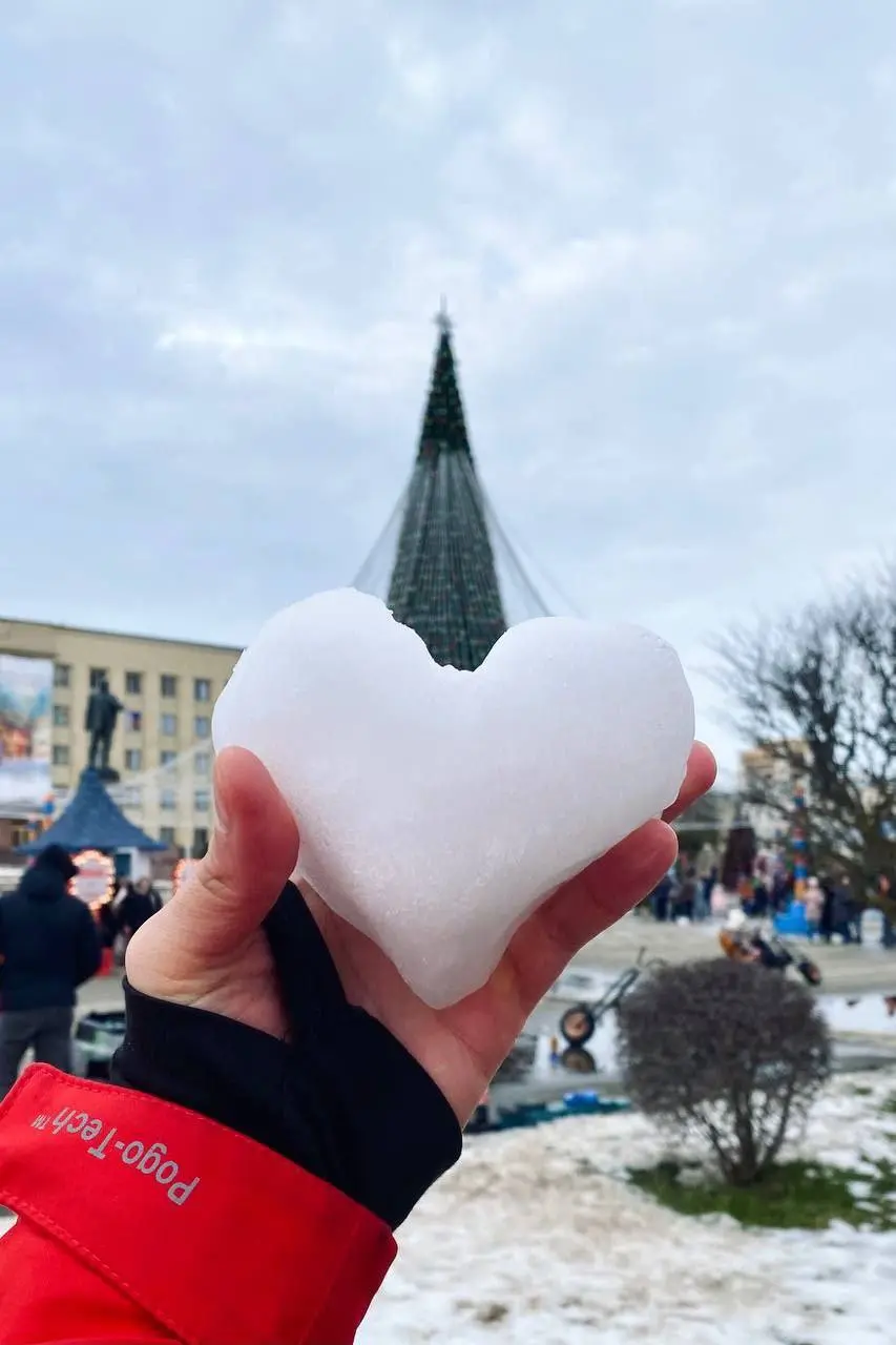 Прогулка по центру
📸 Karandash
🤩Подписаться | Прислать новость
В этом посте были ссылки, но мы их удалили по правилам Сетки | Сетка — социальная сеть от hh.ru