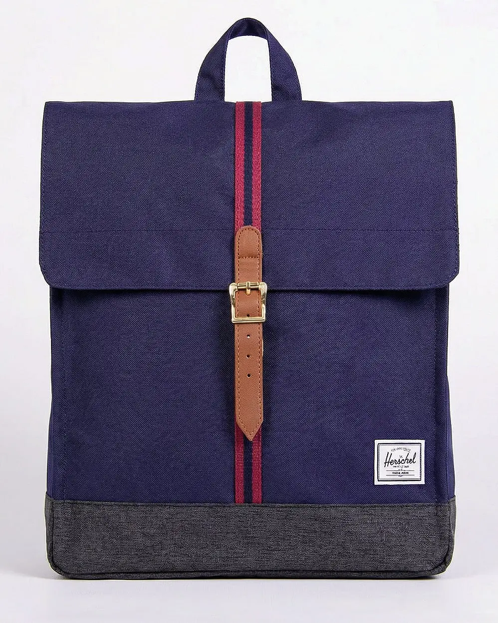 #ai #дизайн #фотография #herschel #моиработы #буднифотографа
Доброе утро!☕️ Бомбёжный пост🪓
По работе имею доступ к официальным архивам Herschel, откуда иногда беру фото для новых поступлений | Сетка — социальная сеть от hh.ru