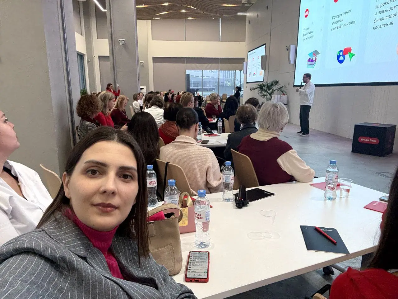 Приветствую  у себя на странице
😍Работаю в крупном проекте и сейчас набираю в свою команду активных и амбициозных людей. Без вложений. Работа только РФ ,18+ | Сетка — социальная сеть от hh.ru