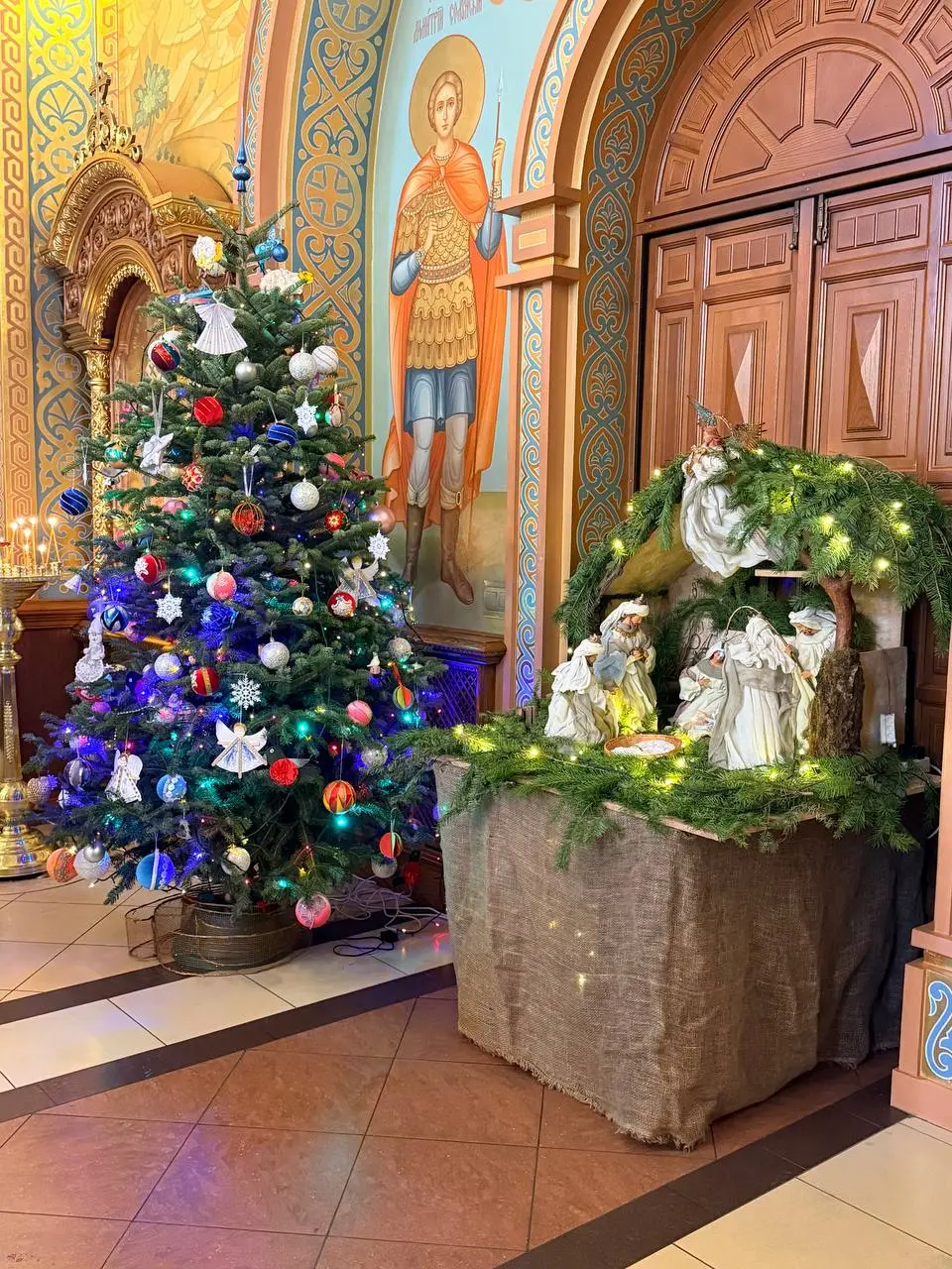 А сегодня же сочельник🎄
Раньше ходили колядовать. Дивное было время) Сейчас подобные вторжения в личное пространство не приветствуются. Что вполне понятно.
Но какого-то кайфа мы лишились | Сетка — социальная сеть от hh.ru