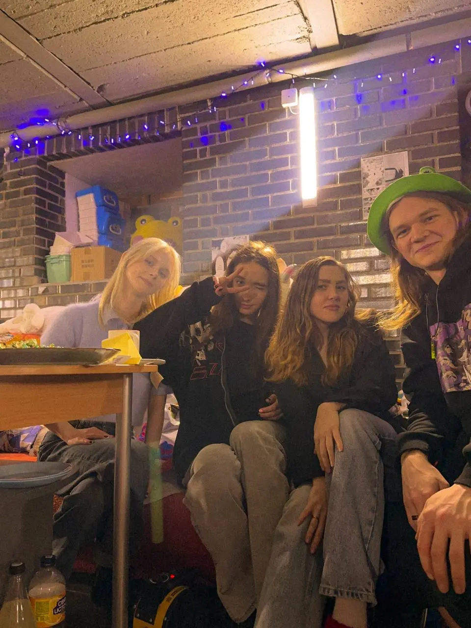 DECEMBER
Уже 6 января, а я совсем забыла об итоговой подборке фото за месяц 😴
И так как декабрь - месяц итоговых встреч многих направлений в жизни, то запощу чисто разные совместные фото без сторонних... | Сетка — социальная сеть от hh.ru