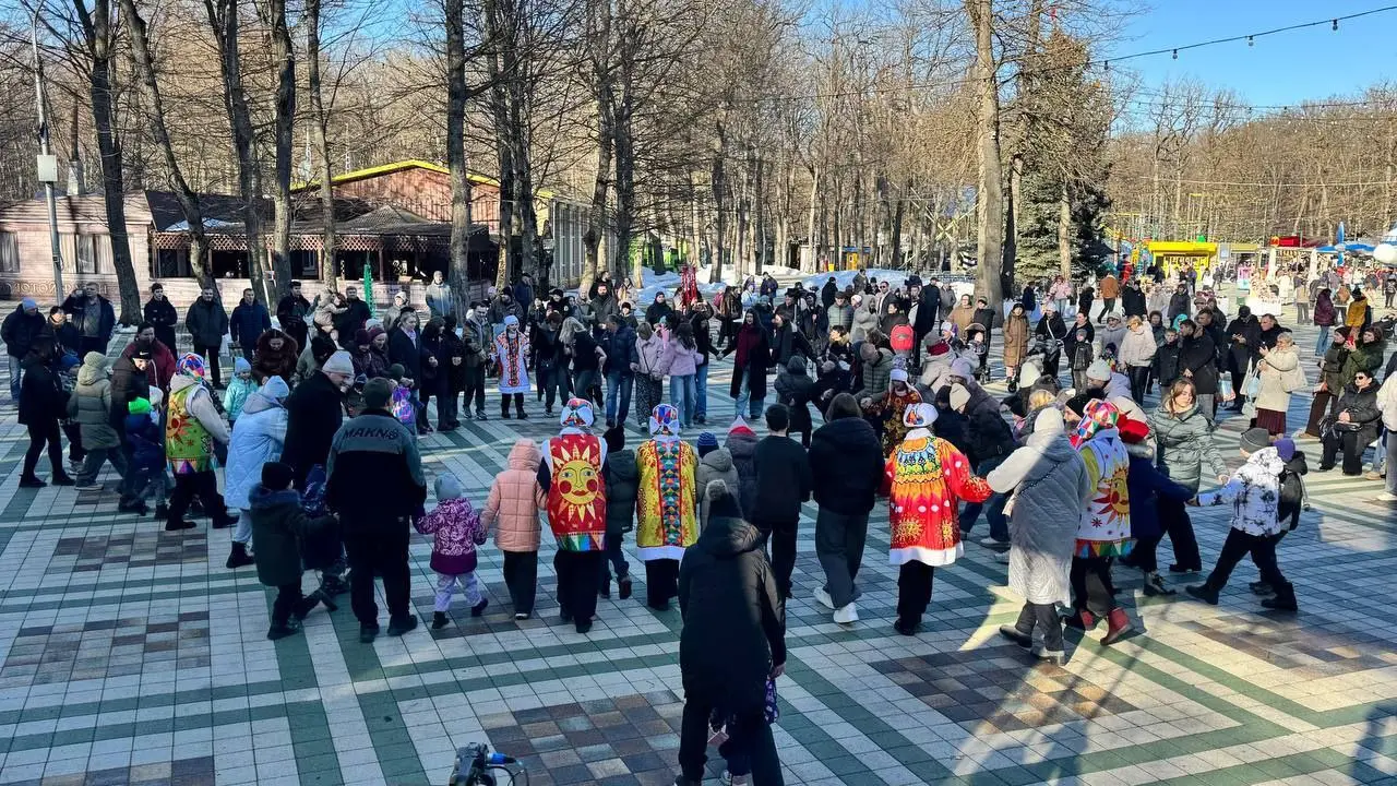 🎄 Рождество Христово в ставропольском парке Победы
📷 stavparks
📲 Что-то на Ставропольском в MAX | Сетка — социальная сеть от hh.ru