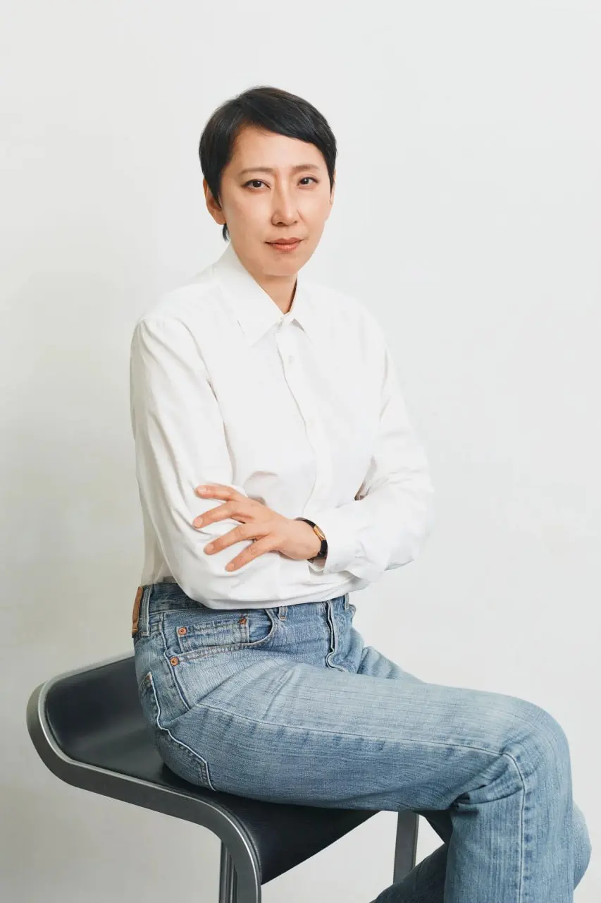 Казуми Асамура Хаяси назначена новым руководителем редакционного контента Vogue Japan. К своим обязанностям она приступит 29 января.
Хаяси — главный редактор и креативный директор японского Vogue | Сетка — социальная сеть от hh.ru