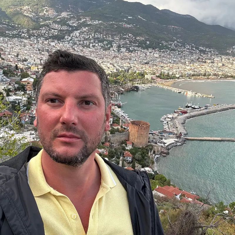 Илья Фомичев