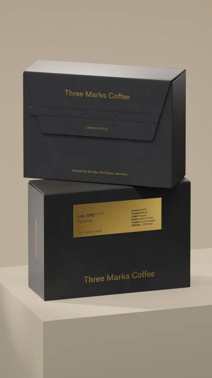 9 разных форматов упаковки кофе у одного производителя.
Three Marks Coffee — испанская обжарочная и кофейня | Сетка — социальная сеть от hh.ru