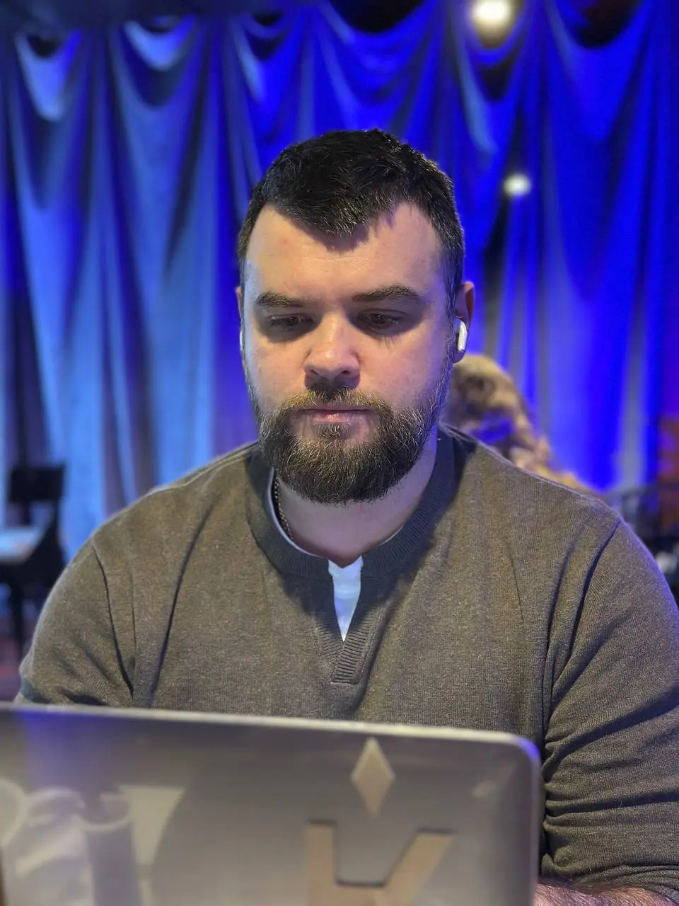 Со вчера уже начал работать по 4 часа в день и сегодня брейнштормил план действий по маркетингу для агентства Евклид на январь | Сетка — социальная сеть от hh.ru