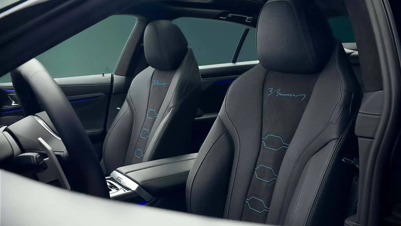 BMW Alpina B8 GT. Теперь именно так. Компания BMW приобрела в прошлом году Alpina и включила ее в свой модельный ряд. Тоже самое в 2005 Mercedes сделал c AMG | Сетка — социальная сеть от hh.ru