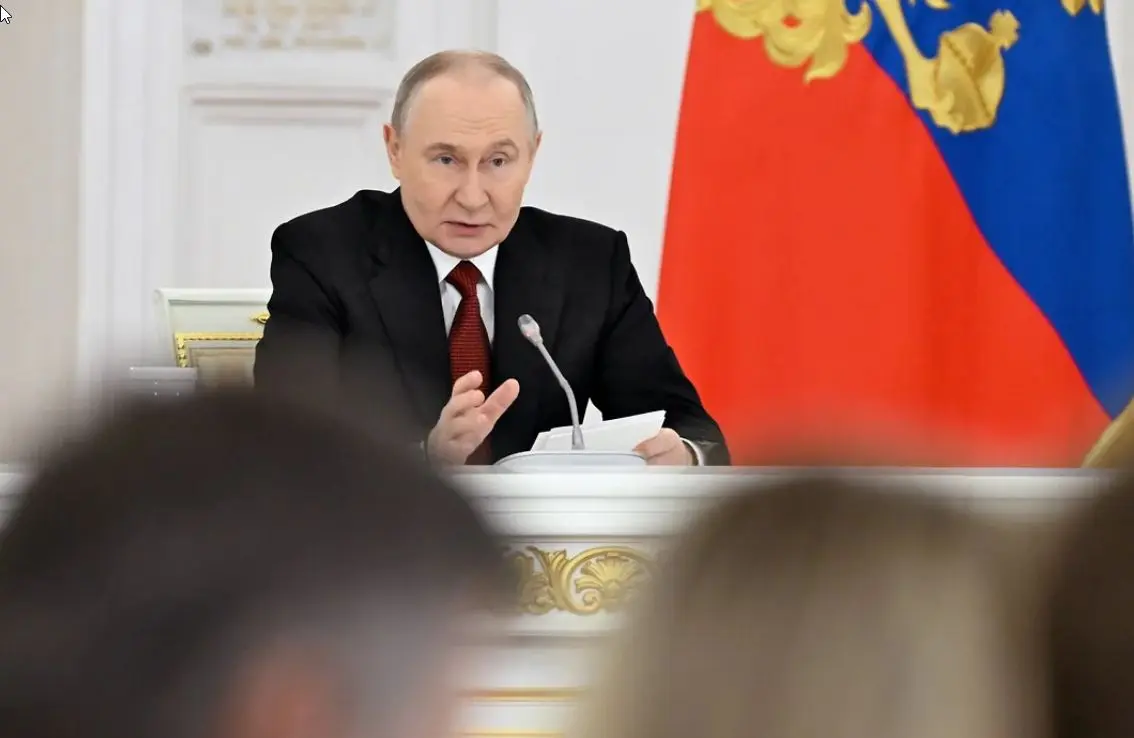 🇷🇺🇺🇸🇺🇦Путин заявил о заинтересованности США в майнинге на Запорожской АЭС
По словам главы государства, с США обсуждается вопрос о совместном управлении объектом без участия Украины | Сетка — социальная сеть от hh.ru
