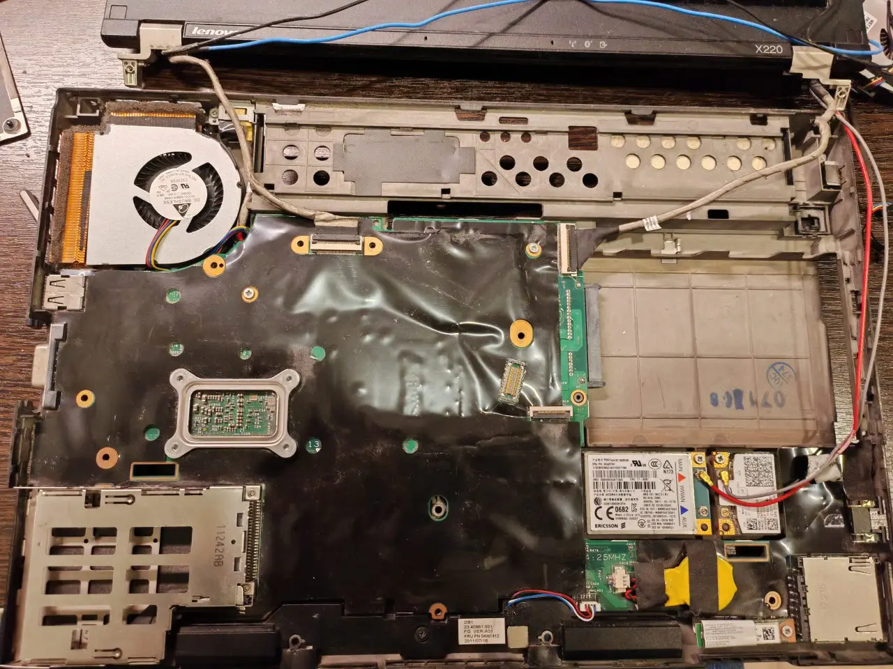 В порыве ностальгии таки достал из шкафа старичка - Thinkpad X220 | Сетка — социальная сеть от hh.ru