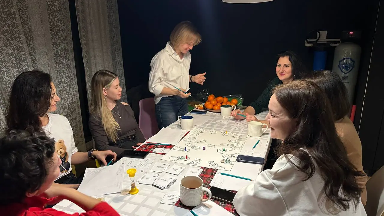 Игру протестили, нам было здорово!
Обязательно поделюсь отзывами и как будет полностью готова приглашу поиграть…
Ну а что бы вы не чувствовали себя обделенными, начну год пользы с новой, надеюсь интер... | Сетка — социальная сеть от hh.ru