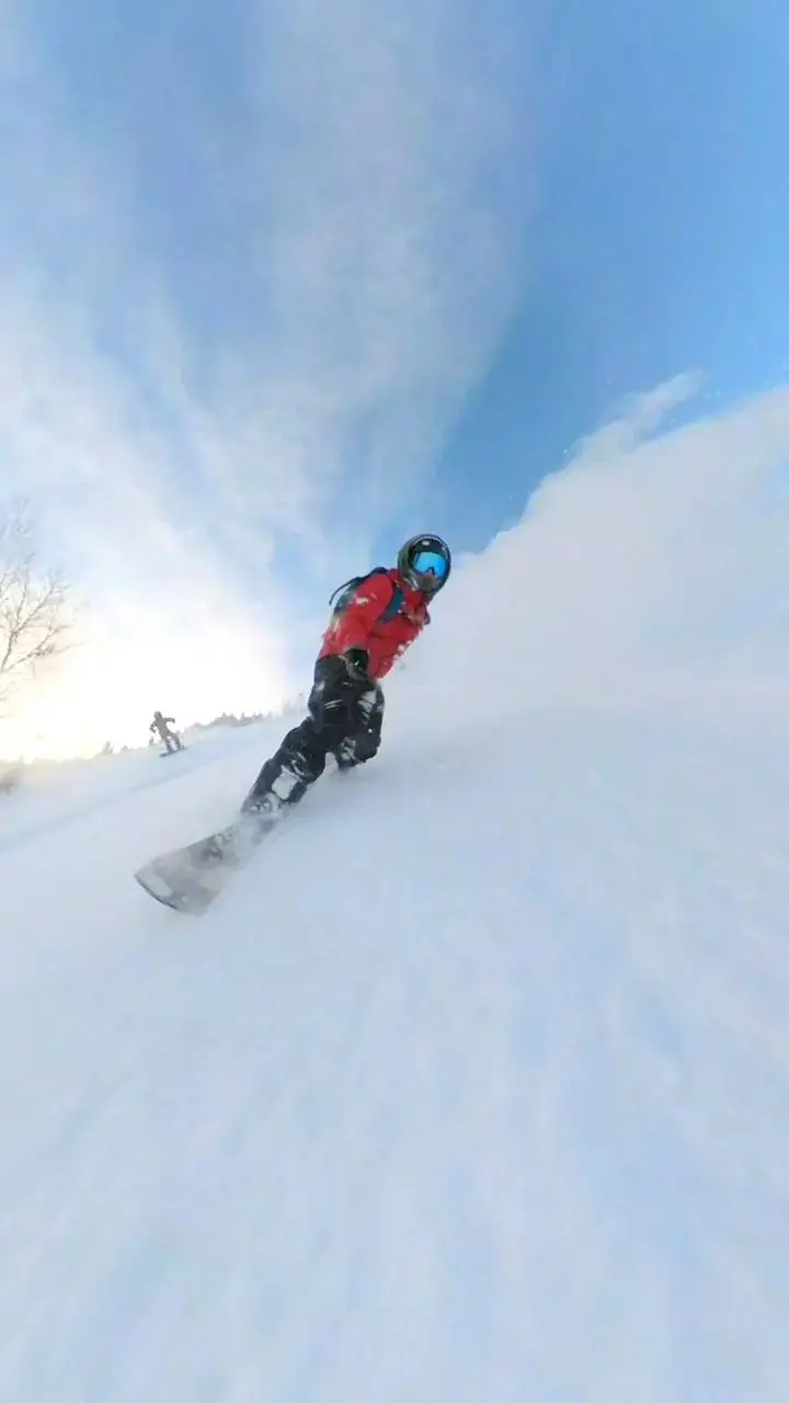 🏔️ Почему сноуборд меняет жизнь. И почему начинать лучше в Шерегеше
Шерегеш — это не просто курорт.
Это место, где сноуборд заходит правильно | Сетка — социальная сеть от hh.ru