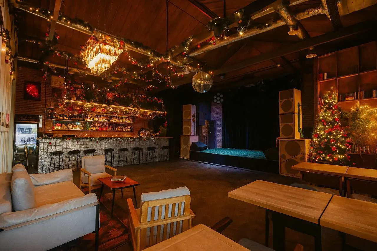 ОФИЦИАНТ
200₽ - 250₽/ч
Бар «Мунк»
• Москва
• Рестораны/Кафе
Jober - удобный mini app с быстрым доступом к вакансиям» | Сетка — социальная сеть от hh.ru