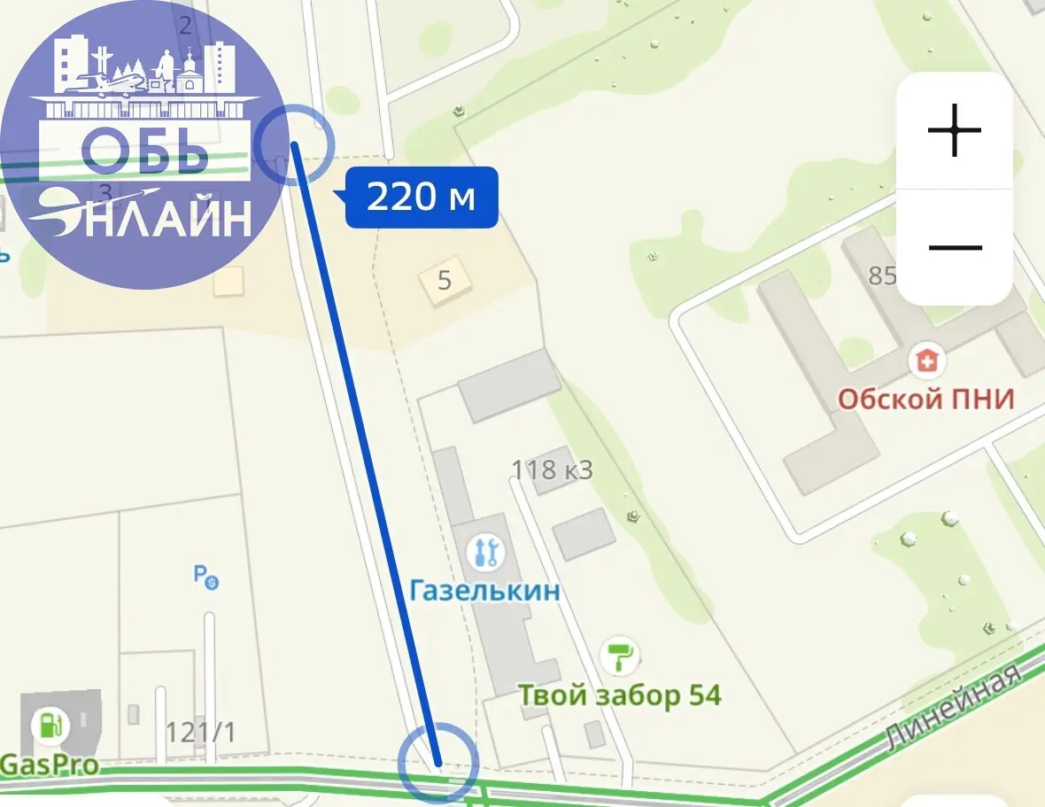 ↗ Чищено - сугробы по колено - чищено - сугробы по колено. И это все одна тропинка.
Кто-то знатно «прикольнулся» над жителями.
vk.ru
Подробнее на https://vk.com/ob | Сетка — социальная сеть от hh.ru