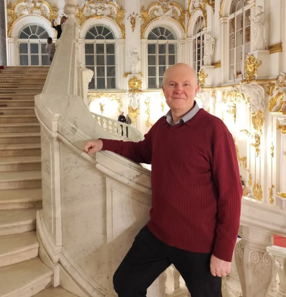 Почему рост дохода может быть невыносимым?
Многие думают: чтобы зарабатывать больше, нужно просто «хотеть сильнее», «думать позитивнее» или «прописать правильные установки» | Сетка — социальная сеть от hh.ru