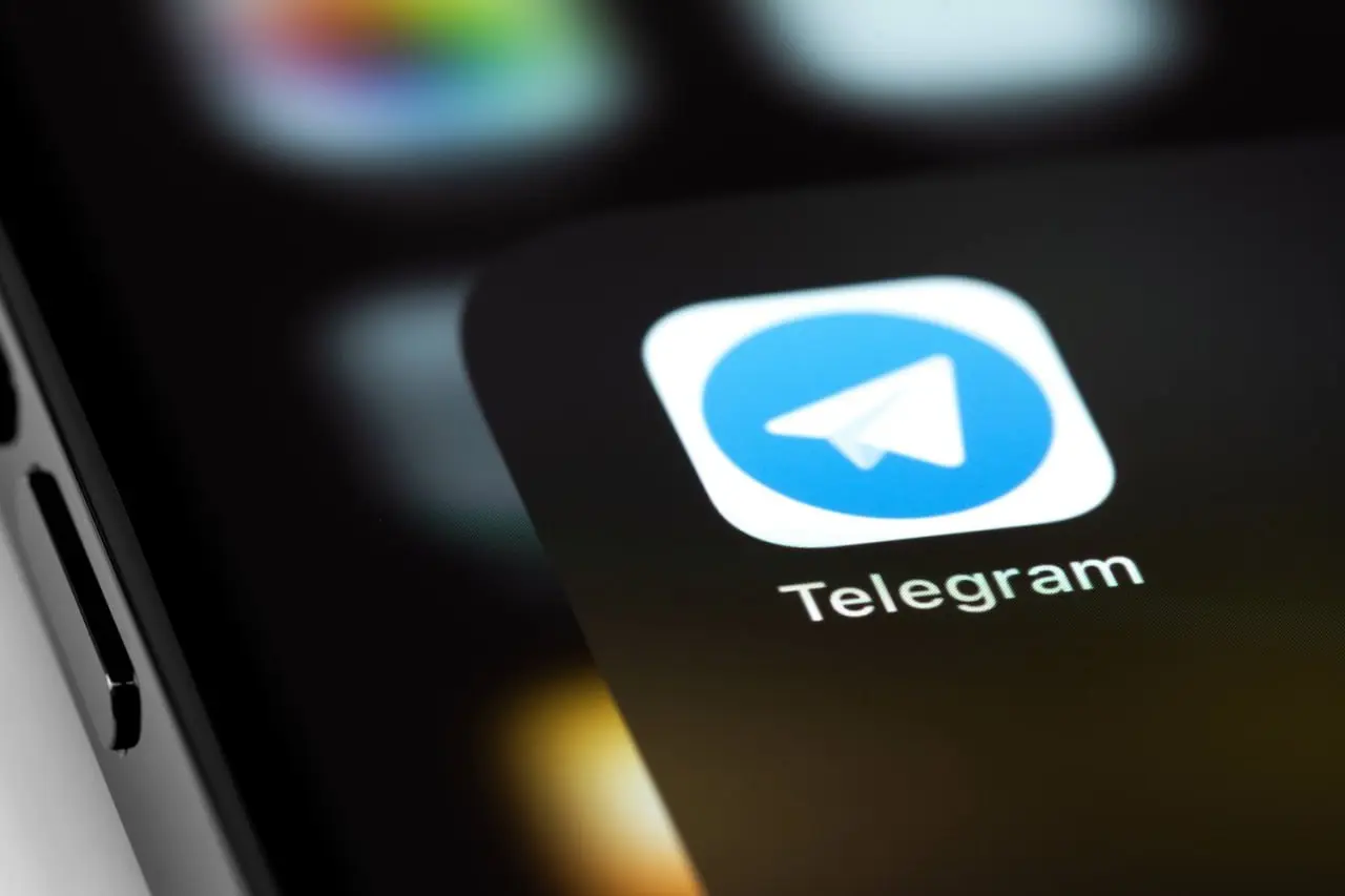 ⏺ Telegram в 2025 году заблокировал 44,085 млн каналов и групп, нарушающих правила площадки
Это почти в 2,7 раза больше, чем в 2024 году, подсчитал ТАСС | Сетка — социальная сеть от hh.ru