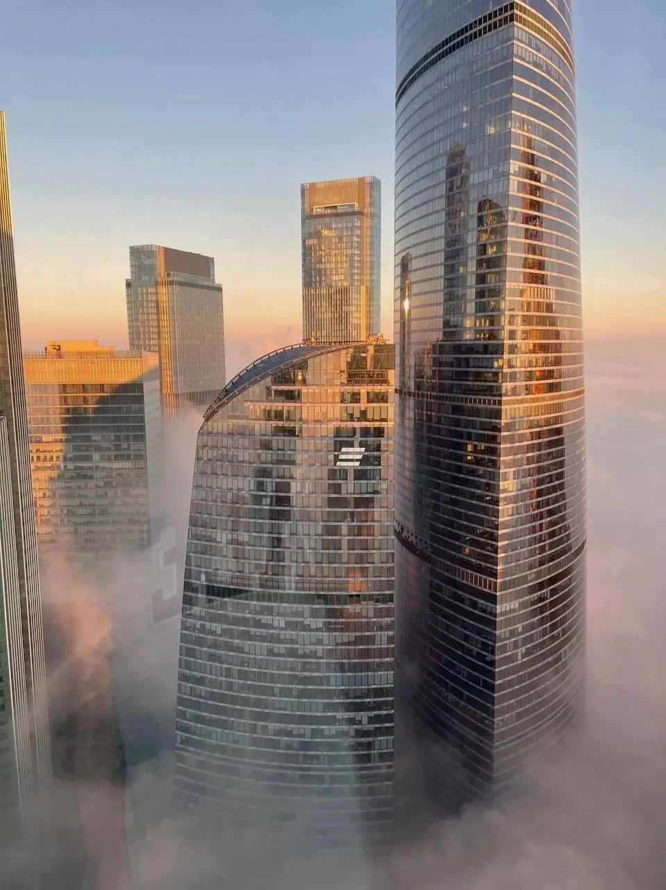 🗣Бесплатная экскурсия по Москва-Сити
Свободные места с 21 января
Вы узнаете об истории и будущем делового сердца столицы, познакомитесь с концепцией нового здания Национального центра «Россия», прогул... | Сетка — социальная сеть от hh.ru
