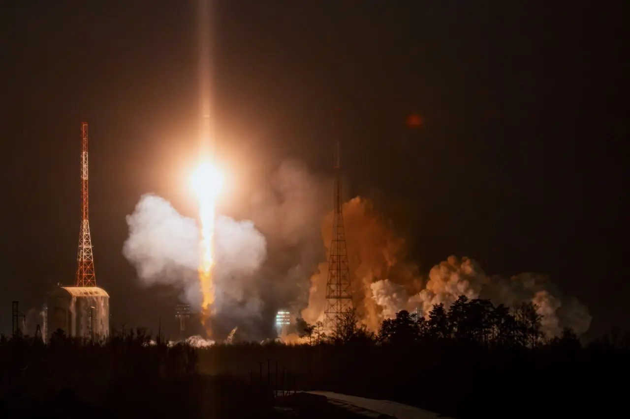 ⏺ Российская спутниковая группировка увеличила свою численность с 288 до 300 космических аппаратов за 2025 год
Об этом рассказал первый вице-премьер РФ Денис Мантуров в ходе встречи с президентом Росс... | Сетка — социальная сеть от hh.ru