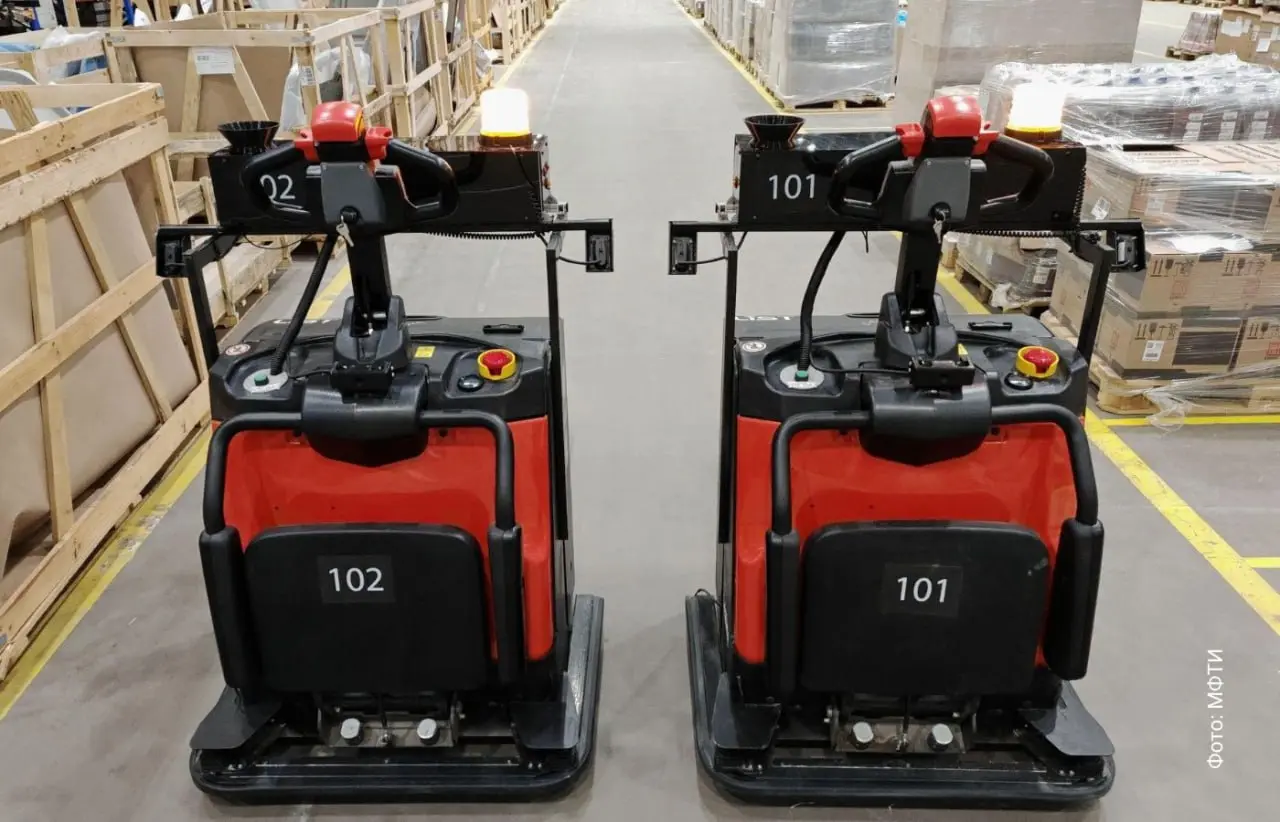 ⏺ Инженеры из МФТИ разработали систему навигации «Беспилотный погрузчик» для складских роботов-погрузчиков
Система позволяет автономно и безопасно работать в общем пространстве с людьми | Сетка — социальная сеть от hh.ru