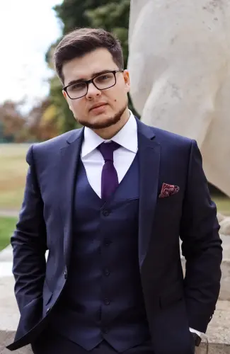 Олег Яковлев