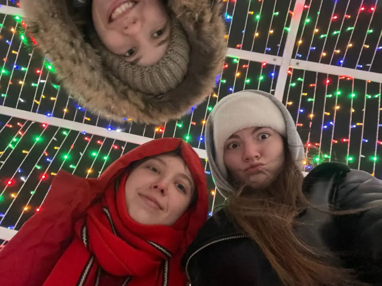 Последние дни праздников провела в Пензе у подруг
💃💃💃
Пишу пост в поезде Пенза-Москва, в окне уже видны новостройки, настроение сладко-горькое, как у поэта
Искусство, путешествия и друзья . . .
.. | Сетка — социальная сеть от hh.ru
