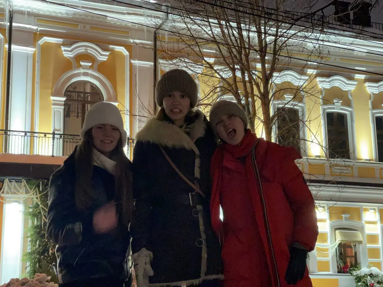 Последние дни праздников провела в Пензе у подруг
💃💃💃
Пишу пост в поезде Пенза-Москва, в окне уже видны новостройки, настроение сладко-горькое, как у поэта
Искусство, путешествия и друзья . . .
.. | Сетка — социальная сеть от hh.ru