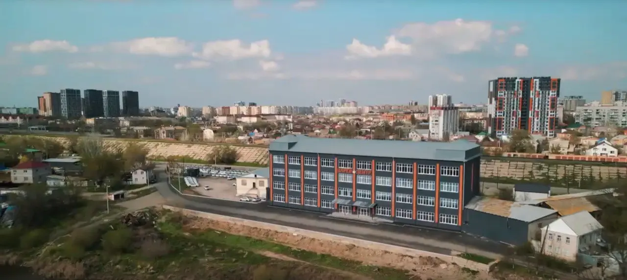 ‼️ИНВЕСТИЦИОННОЕ ПРЕДЛОЖЕНИЕ: 4-Й ЭТАЖ С ВИДОМ НА РЕКУ ЦАРЕВ‼️
📍 Центр Астрахани — редкое коммерческое пространство с панорамой воды
🏢 Площадь: 897,7 м²
💰 Цена: 15 млн ₽ (всего 16 709 ₽/м² — минимальн... | Сетка — социальная сеть от hh.ru