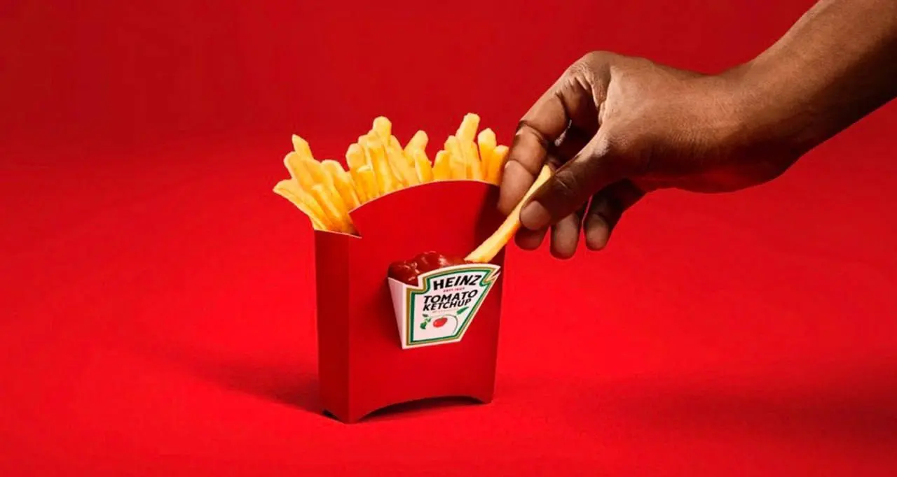 Heinz решил спасти человечество от кетчупа на руках и придумал коробку для картошки фри со встроенным отсеком для соуса | Сетка — социальная сеть от hh.ru
