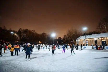 🎄Праздник Старого Нового года
16 января в 18:00
Зрителей окутает поэтичная история театра «LUMidea»: сказочный перфоманс раскроет мир фантазии, где искрящиеся снежинки переплетаются с мечтами и чудеса... | Сетка — социальная сеть от hh.ru