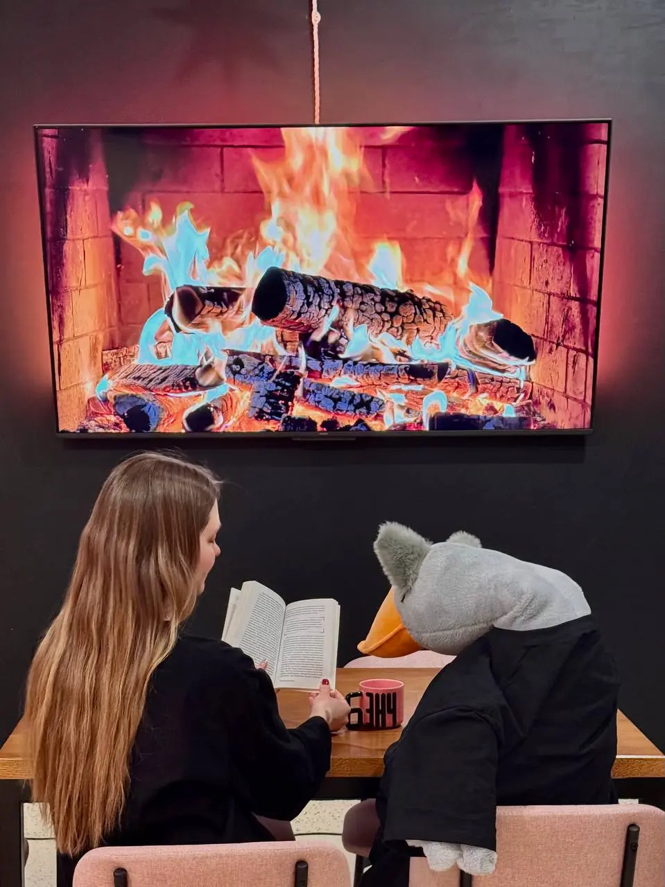 #петербург
бывает, прочитал классную книгу, а обсудить не с кем. друзья не читали. или читали, но давно: эмоции остыли, детали стерлись | Сетка — социальная сеть от hh.ru